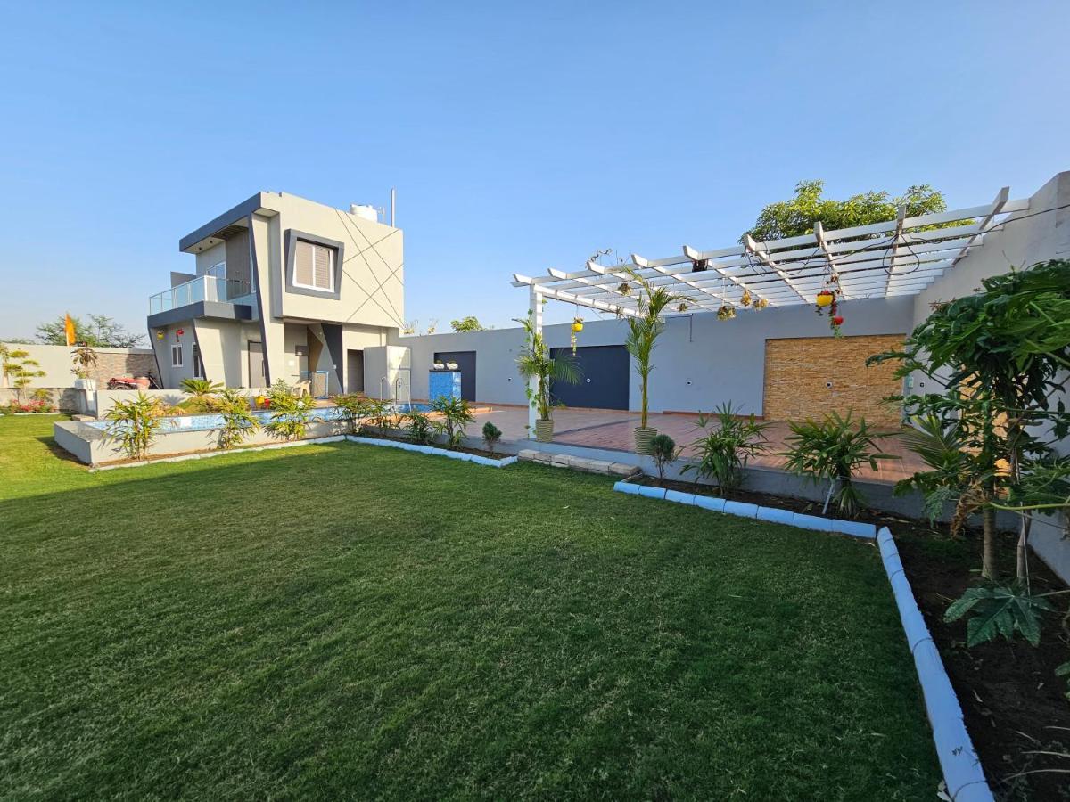 Shree Ambe Farmhouse Vila Ujjain Exterior foto